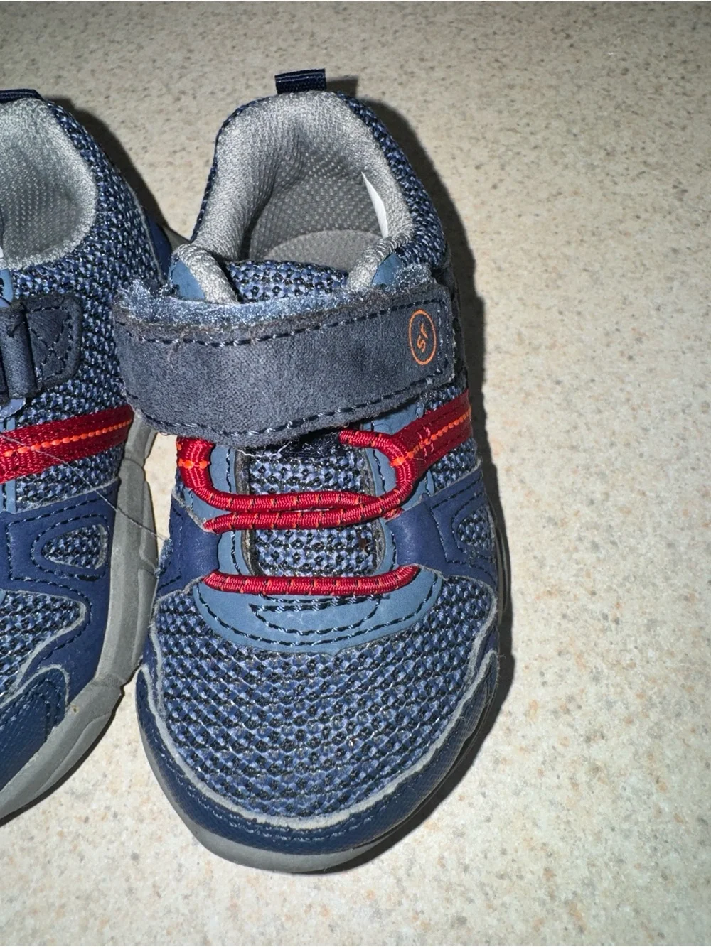 Surprize by stride rite sneakers